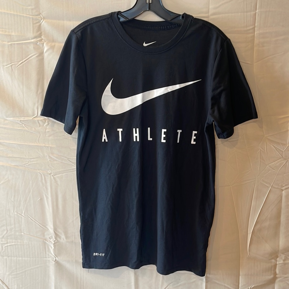 Nike athlete dri-fit t-shirt